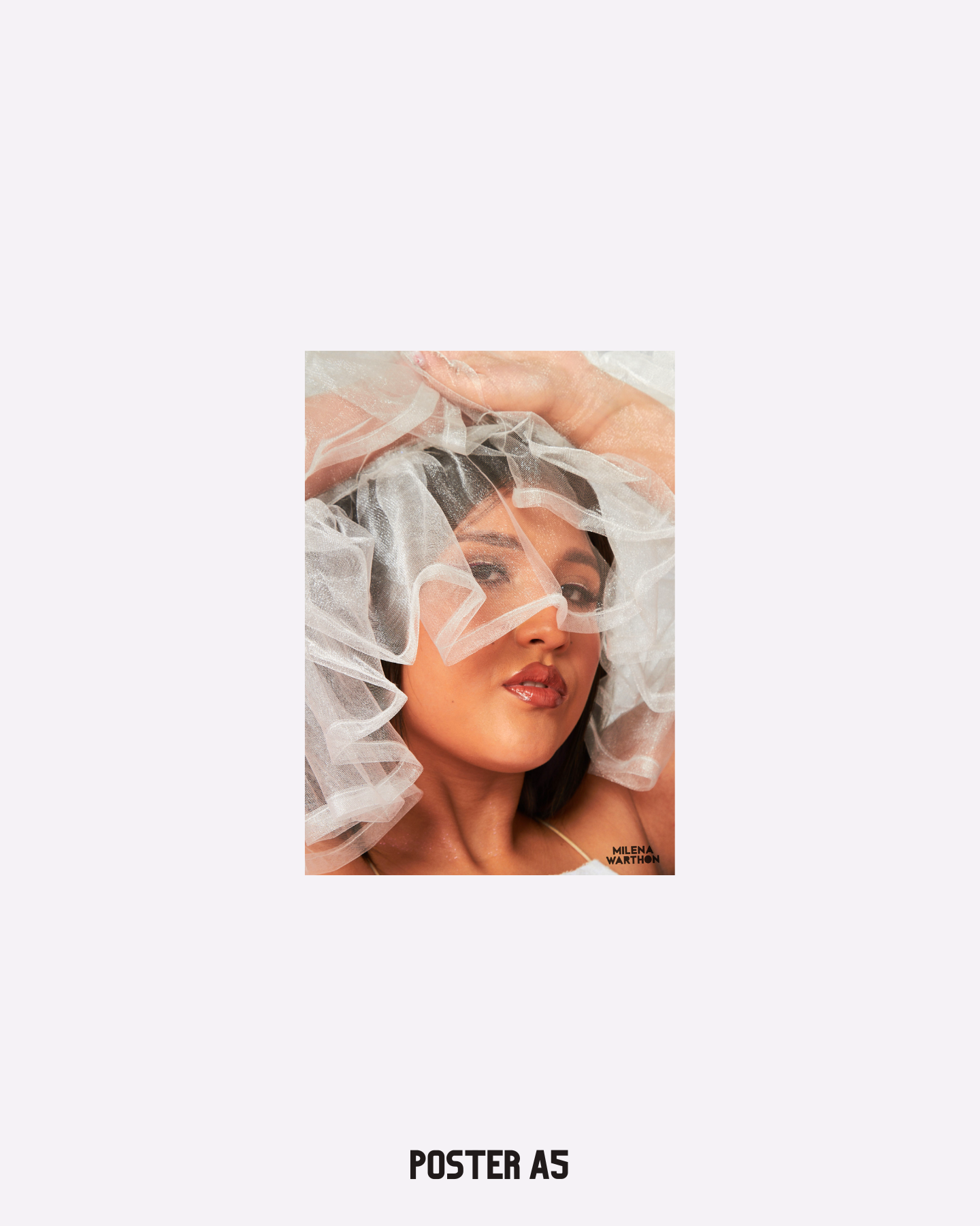 POSTER A5 MILENA WARTHON - POLLERA ROSADA