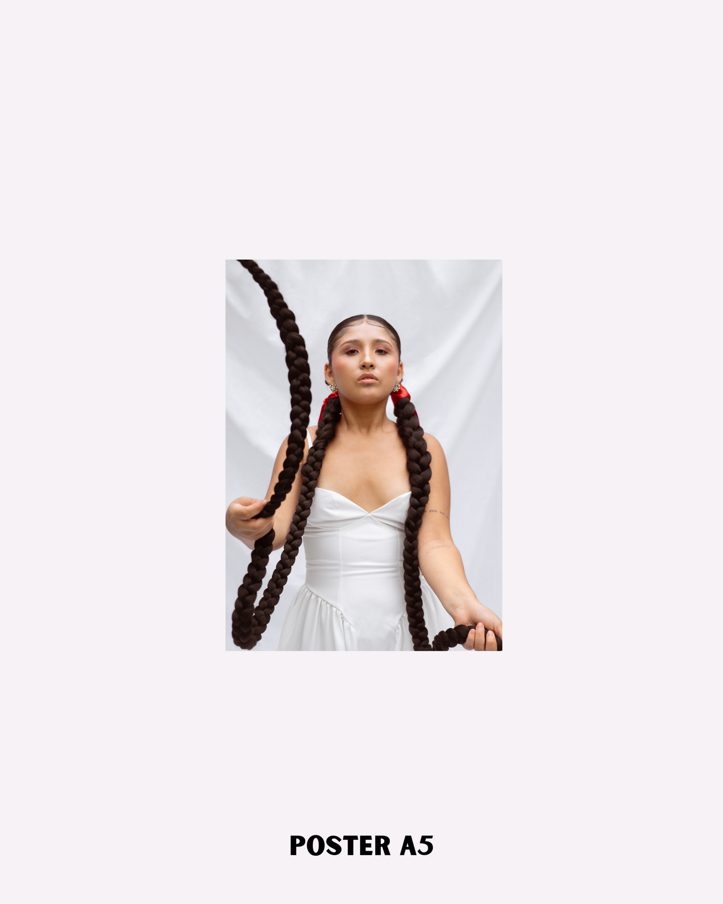 POSTER A5 MILENA WARTHON - TRENZAS