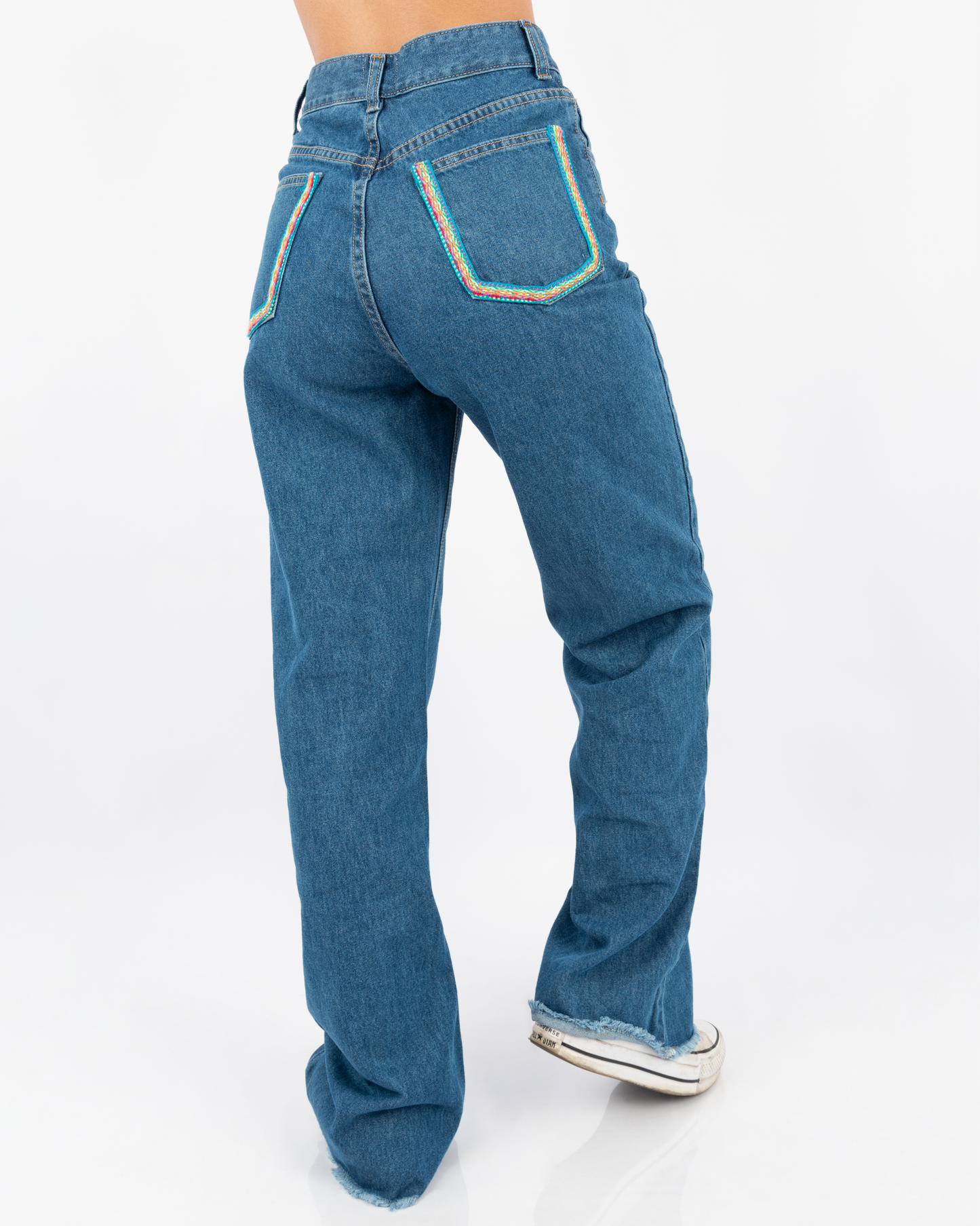PANTALÓN  BOLSILLOS ANDINOS - JEAN (MUJER)
